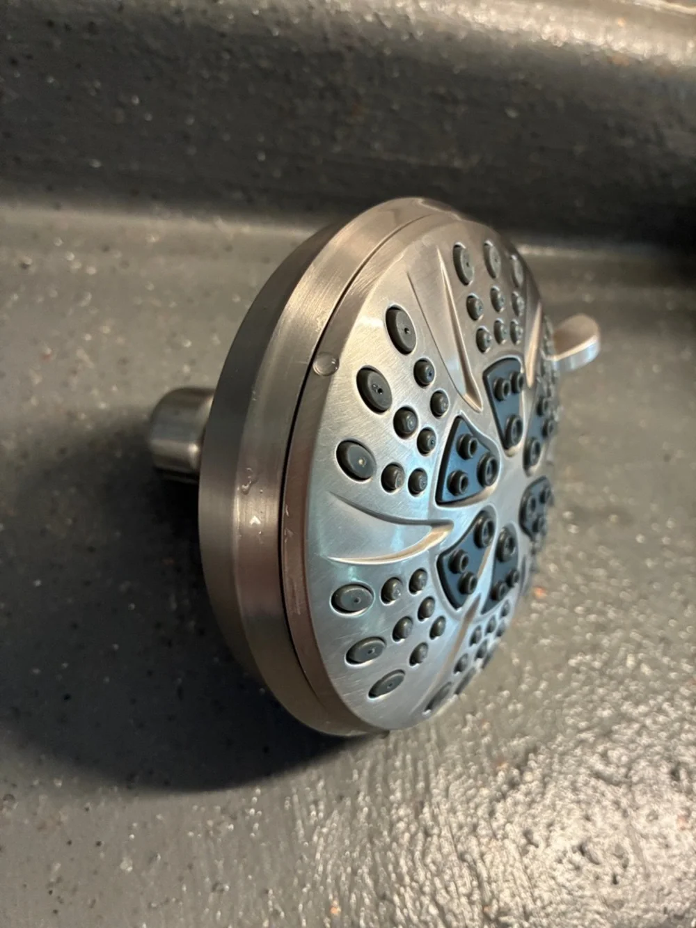 Delta Multi-Setting Round Showerhead in Brushed Nickel